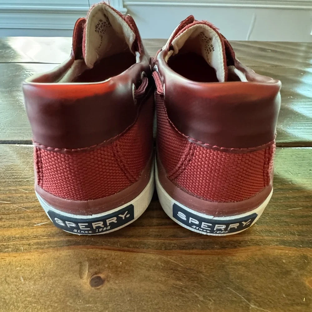 Men’s Sperry Boat Bahama Shoes size 9. Red